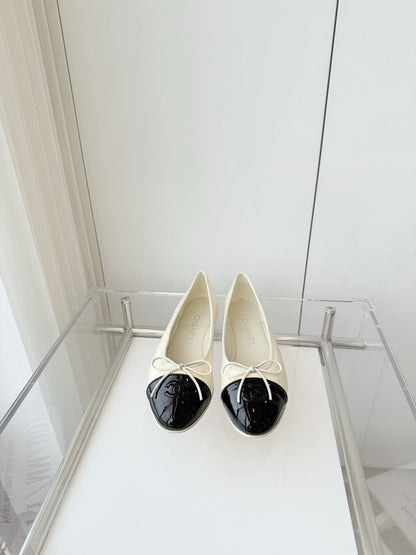 BALLET FLAT IN WHITE MIX BLACK CALFSKIN