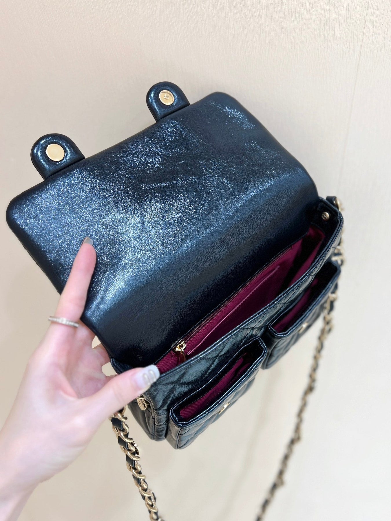 DOUBLE POCKETS FLAP BAG TOP HANDLE 24 IN BLACK LAMBSKIN GOLD HARDWARE