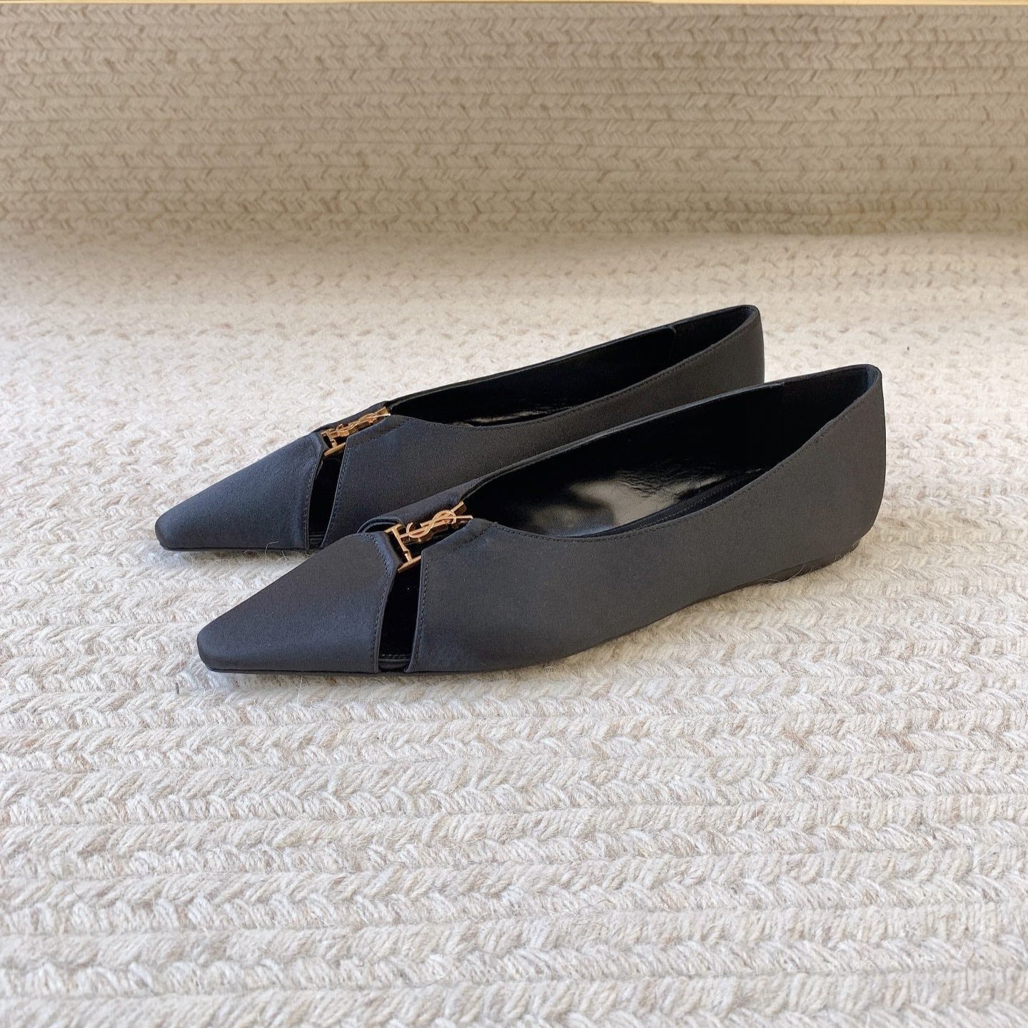 BABYLONE BALLET FLAT IN BLACK SATIN