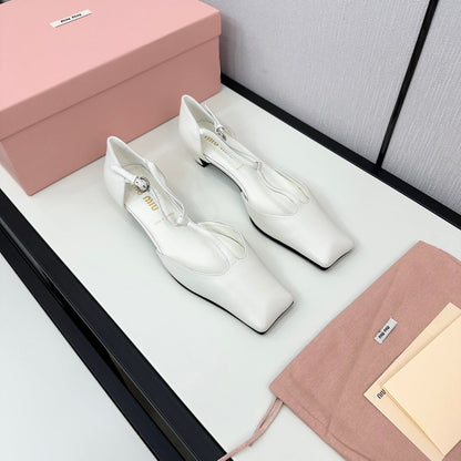 BALLET SANDAL WHITE LAMBSKIN WITH T-STRAP