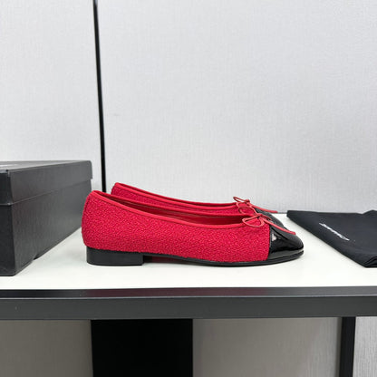 BALLET FLATS IN RUBY RED TWEED AND BLACK CALFSKIN