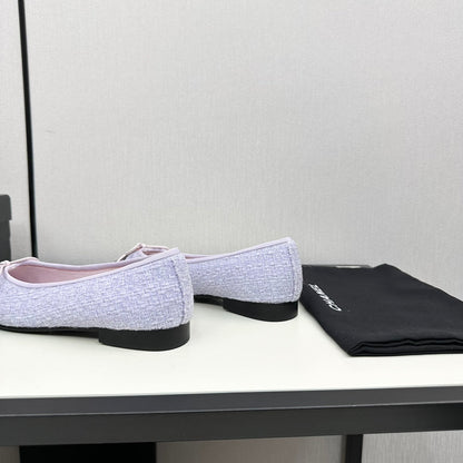 BALLET FLATS IN POWDER BLUE TWEED AND BLACK CALFSKIN