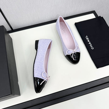 BALLET FLATS IN POWDER BLUE TWEED AND BLACK CALFSKIN