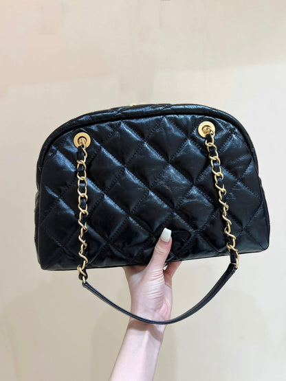 QUILTED BOWLING BAG 33 IN BLACK LAMBSKIN GOLD HARDWARE