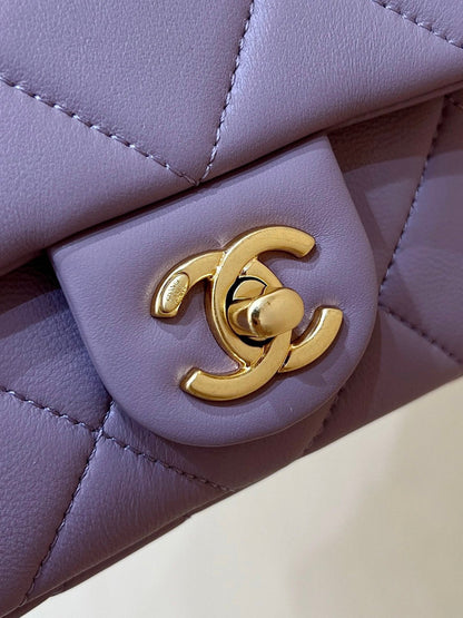 MINI FLAP BAG 16 IN BABY PURPLE LAMBSKIN GOLD DOUBLE C THICK CHAIN