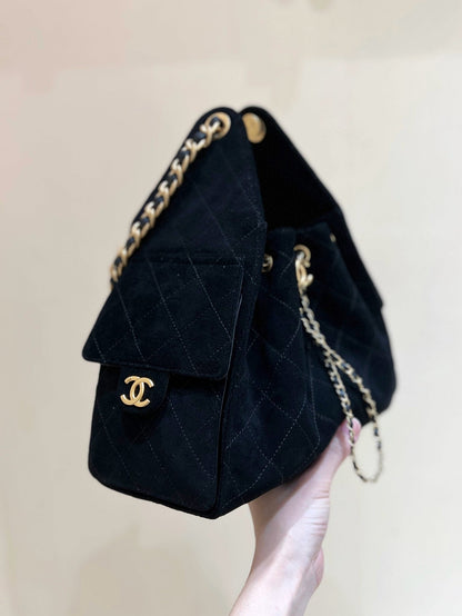 CC 25 HANDBAG 30 IN BLACK SUEDE GOLD HARDWARE