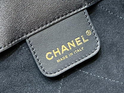 QUILTED SMALL HOBO BAG 27 IN BLACK LAMBSKIN GOLD HARDWARE