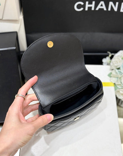 QUILTED TOP HANDLE BAG 16 IN BLACK LAMBSKIN GOLD HARDWARE