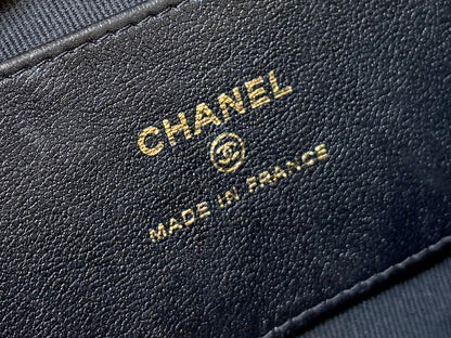 QUILTED TOP HANDLE BAG 16 IN BLACK LAMBSKIN GOLD HARDWARE