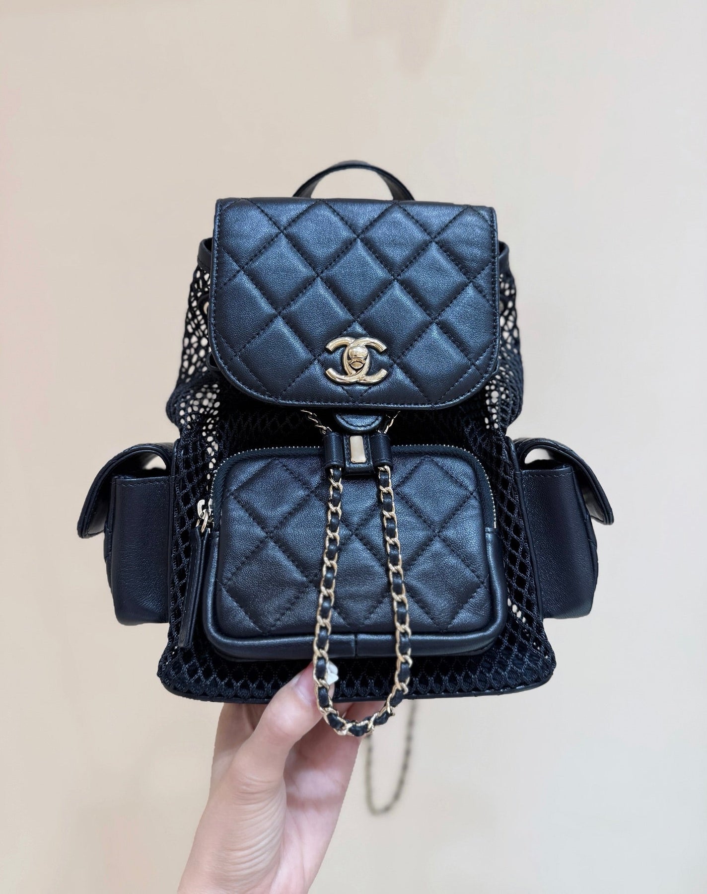 MESH DRAWSTRING BACKPACK 25 IN BLACK CALFSKIN GOLD-TONE METAL