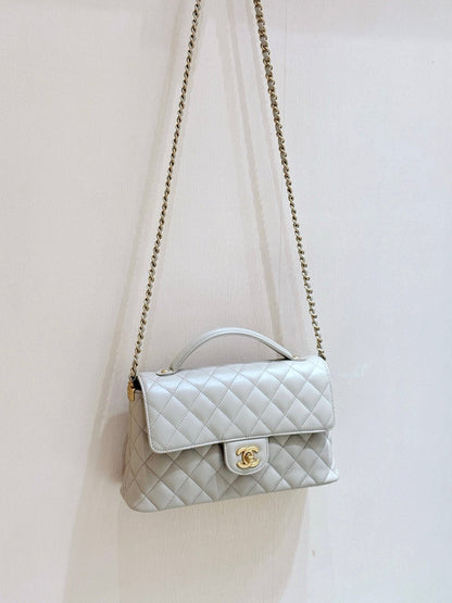 QUILTED FLAP BAG WITH HANDLE 26 IN BEIGE LAMBSKIN GOLD PLATED METAL