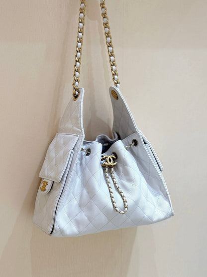 CC 25 HANDBAG IN WHITE 30 GRAINED CALFSKIN GOLD HARDWARE