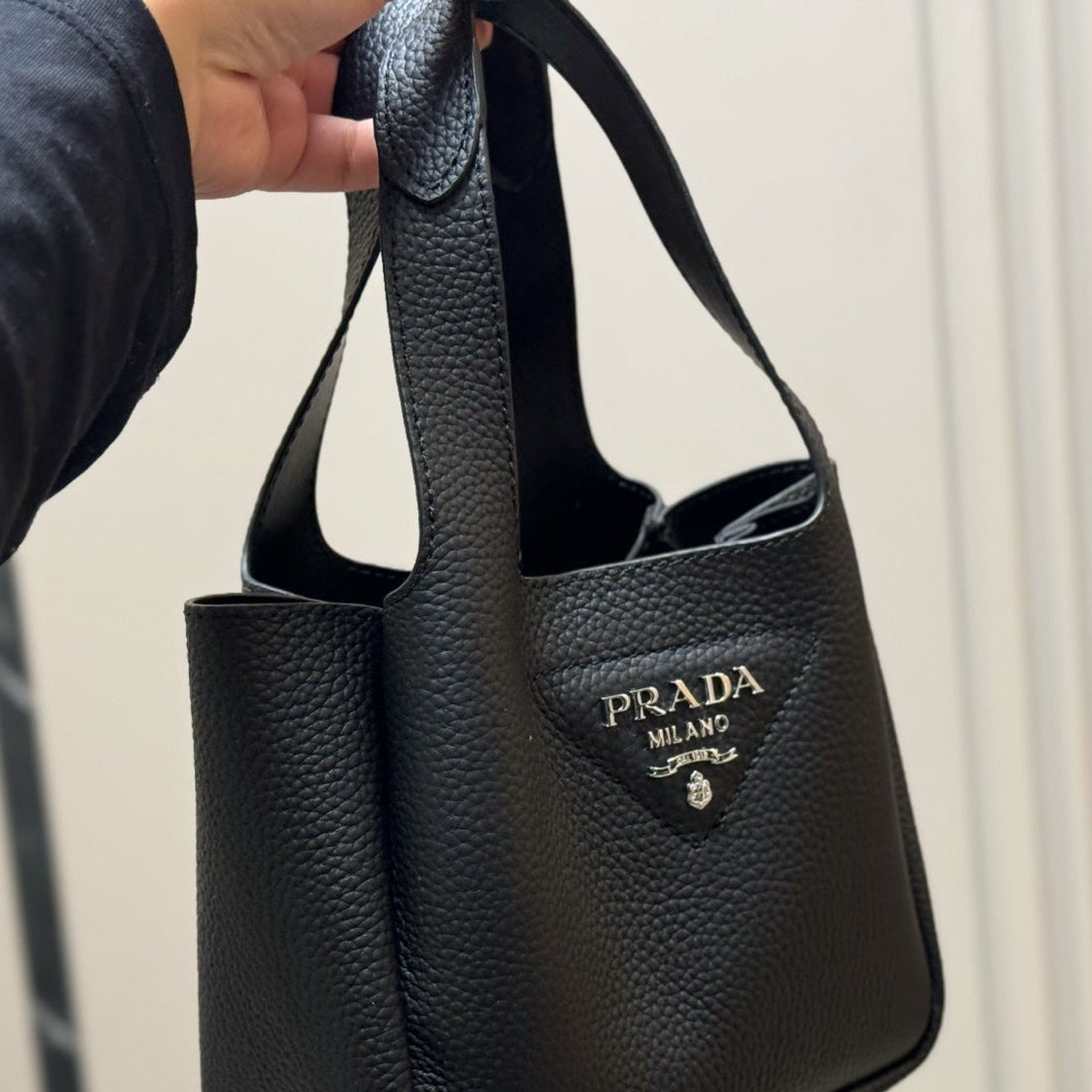 MINI HANDBAG 18 IN BLACK SHINY CALFSKIN