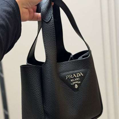 MINI HANDBAG 18 IN BLACK SHINY CALFSKIN