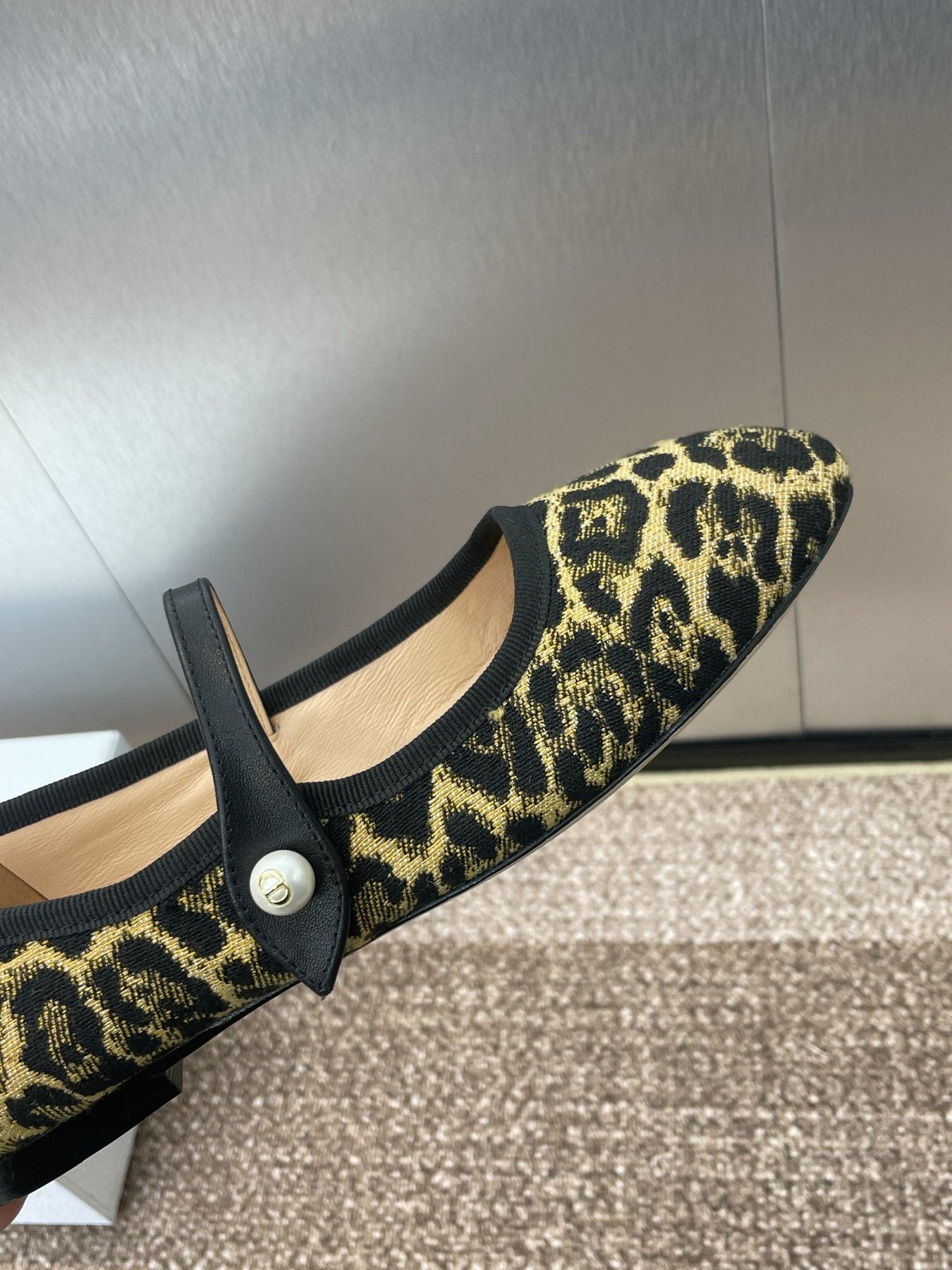 BALLET FLAT CAMEL PONY HAIR CALFSKIN WITH BROWN LEOPARD MOTIF