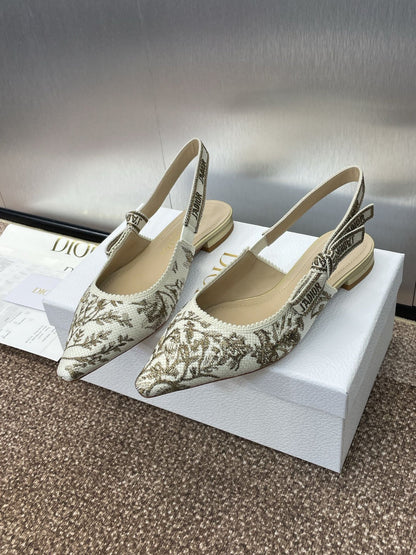 J'ADIOR SLINGBACK PUMP WHITE AND GOLD-TONE MILLEFIORI JACQUARD