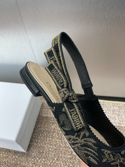 J'ADIOR SLINGBACK PUMP BLACK AND GOLD-TONE MILLEFIORI JACQUARD