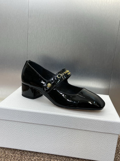 MEDIUM 35 MM HEEL PUMP IN BLACK PATENT CALFSKIN