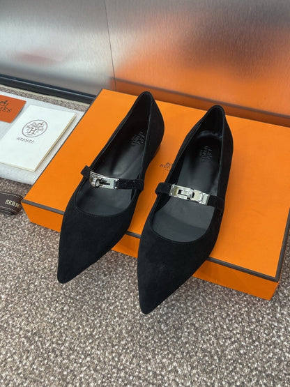 KIARA FLAT PUMP IN BLACK SUEDE