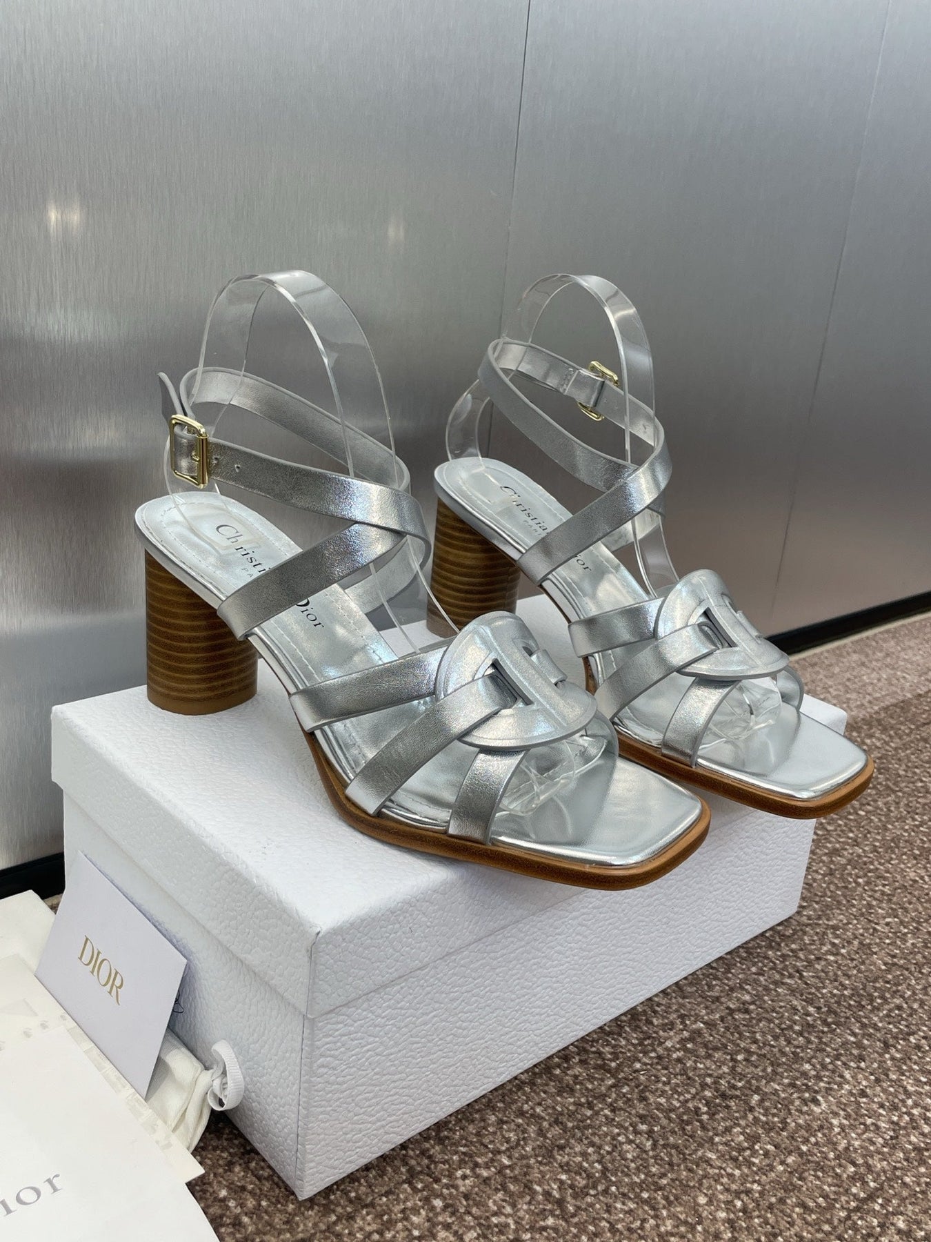 D-CLUB HIGH HEEL SLIDE 25S 80MM IN SILVER GLOSSY CALFSKIN