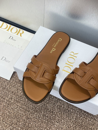D-CLUB SLIDE SANDAL 25S IN BROWN CALFSKIN