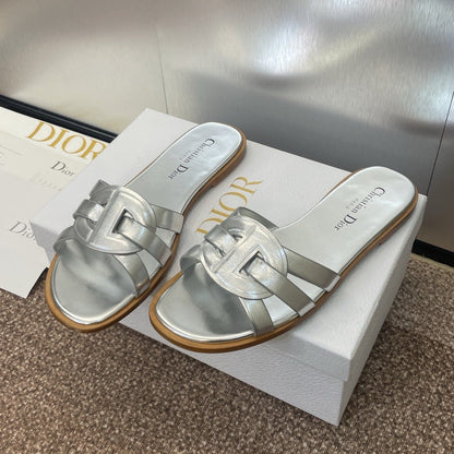 D-CLUB SLIDE SANDAL 25S IN SILVER GLOSSY CALFSKIN