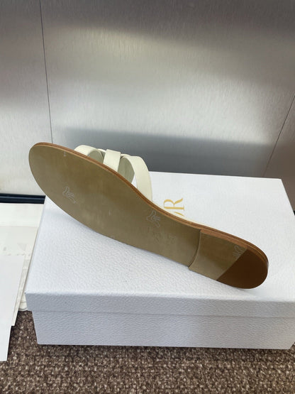 D-CLUB SLIDE SANDAL 25S IN WHITE CALFSKIN