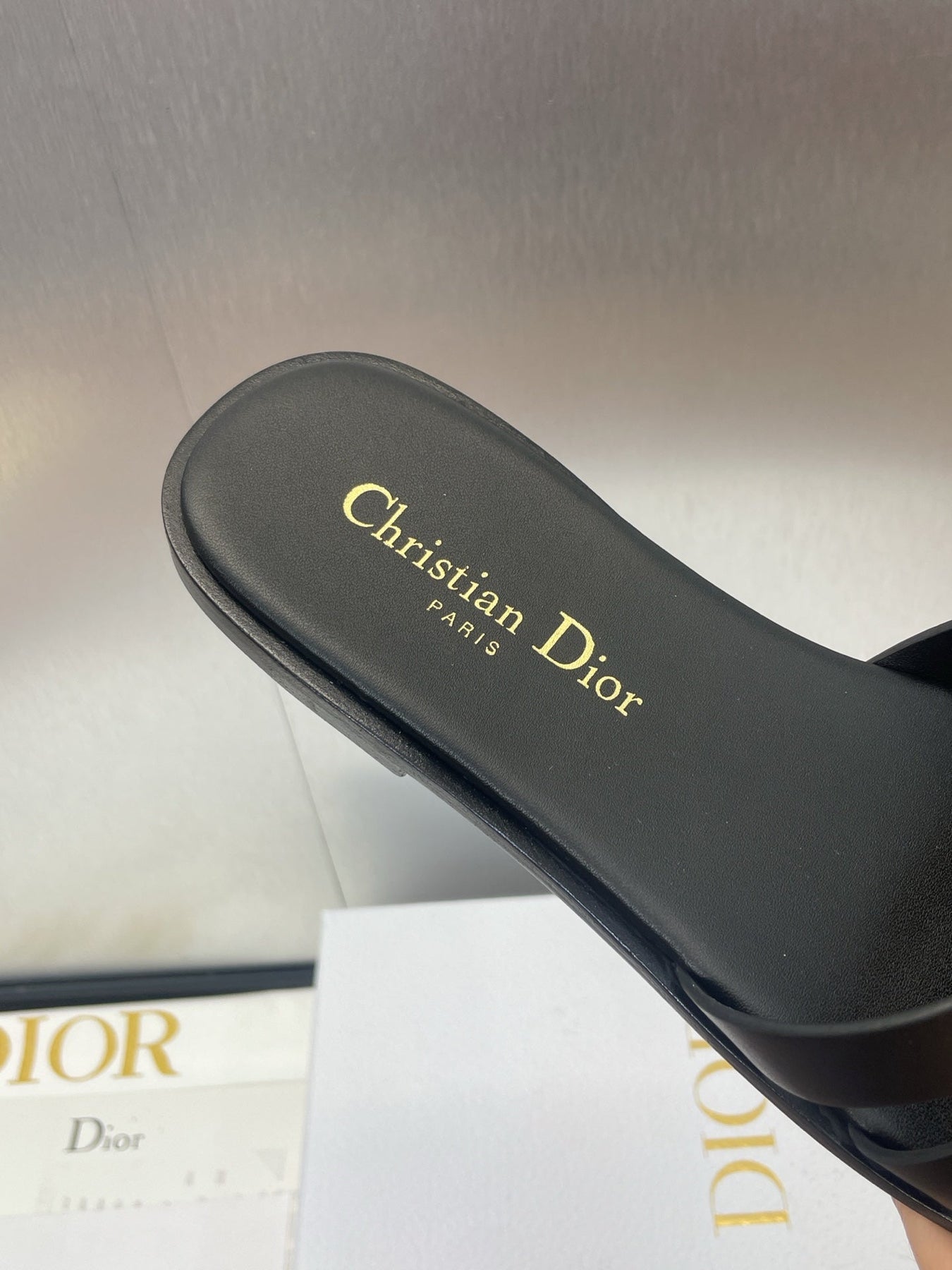 D-CLUB SLIDE SANDAL 25S IN BLACK CALFSKIN