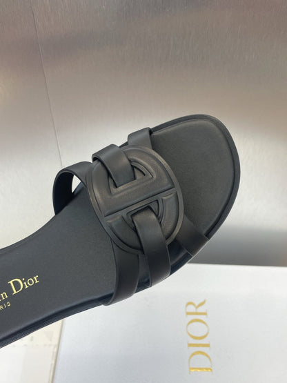 D-CLUB SLIDE SANDAL 25S IN BLACK CALFSKIN