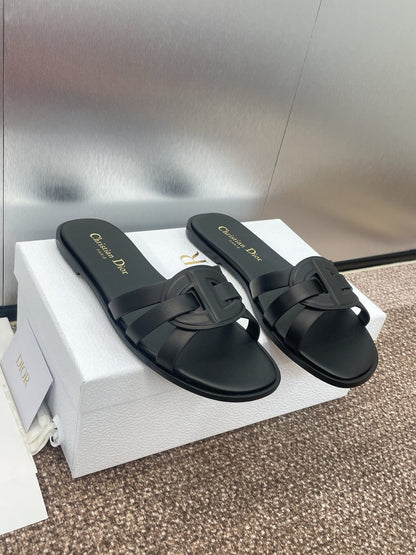 D-CLUB SLIDE SANDAL 25S IN BLACK CALFSKIN