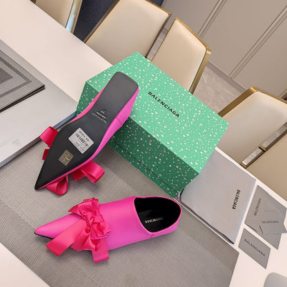 POINTED-TOE FLATS WITH BOW IN HOT PINK SOFT LAMBSKIN