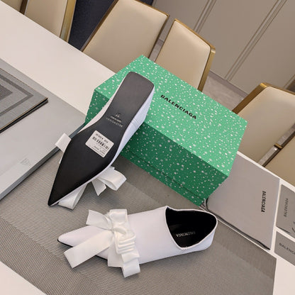 POINTED-TOE FLATS WITH BOW IN WHITE SOFT LAMBSKIN