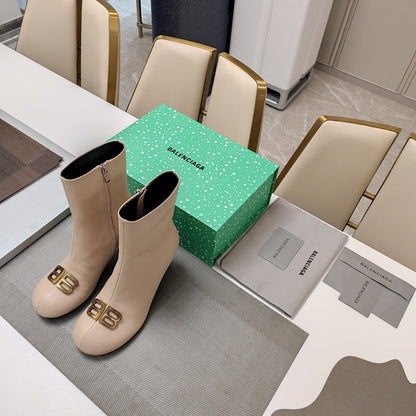 ROUND-TOE HIGH HEEL BOOTS IN BEIGE SMOOTH LAMBSKIN