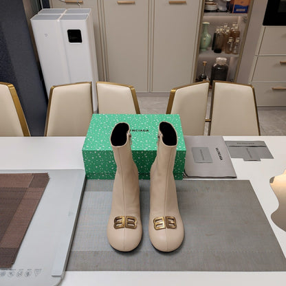 ROUND-TOE HIGH HEEL BOOTS IN BEIGE SMOOTH LAMBSKIN