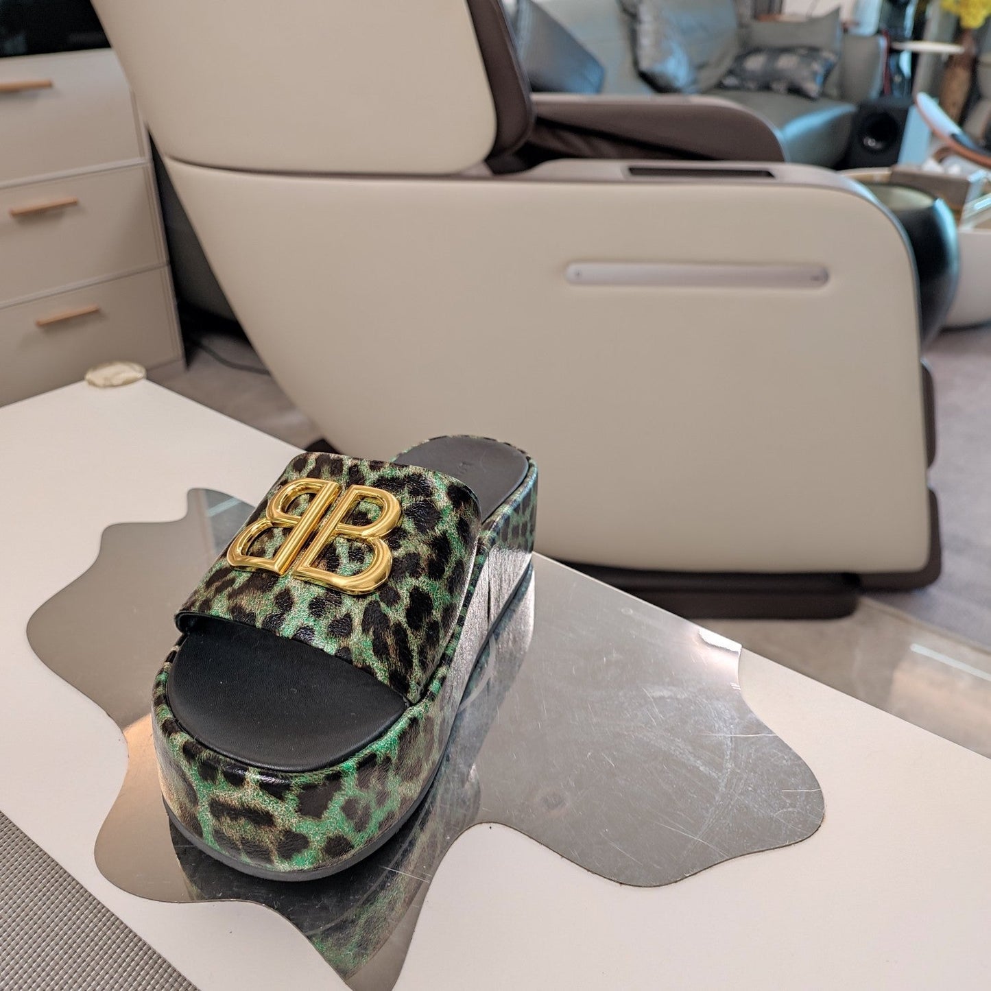 RISE SANDAL THICK-SOLED IN LIGHT GREEN LEOPARD PRINT CALFSKIN