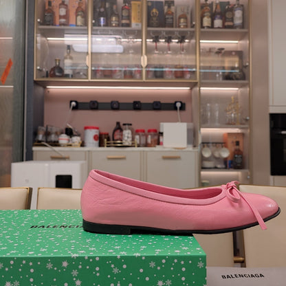 RHINESTONE BALLET FLATS WITH BOW IN SEA PINK WAX-OIL SHEEPSKIN