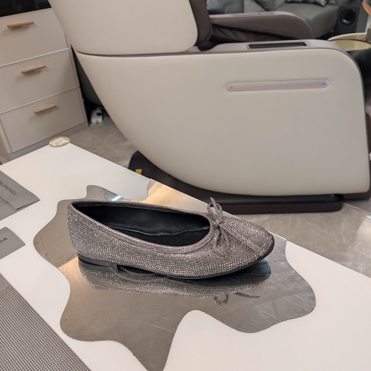 RHINESTONE BALLET FLATS WITH BOW IN GRAY SHEEPSKIN