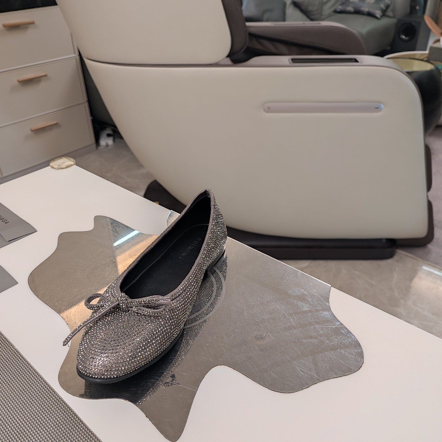 RHINESTONE BALLET FLATS WITH BOW IN GRAY SHEEPSKIN