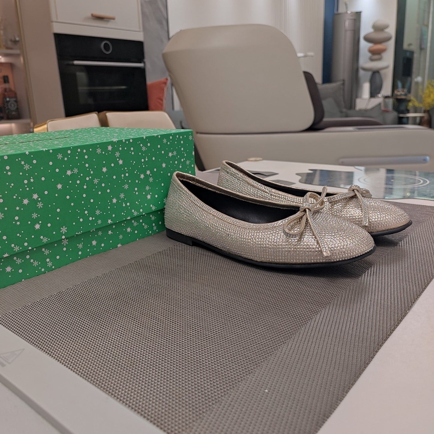 RHINESTONE BALLET FLATS WITH BOW IN BEIGE SHEEPSKIN