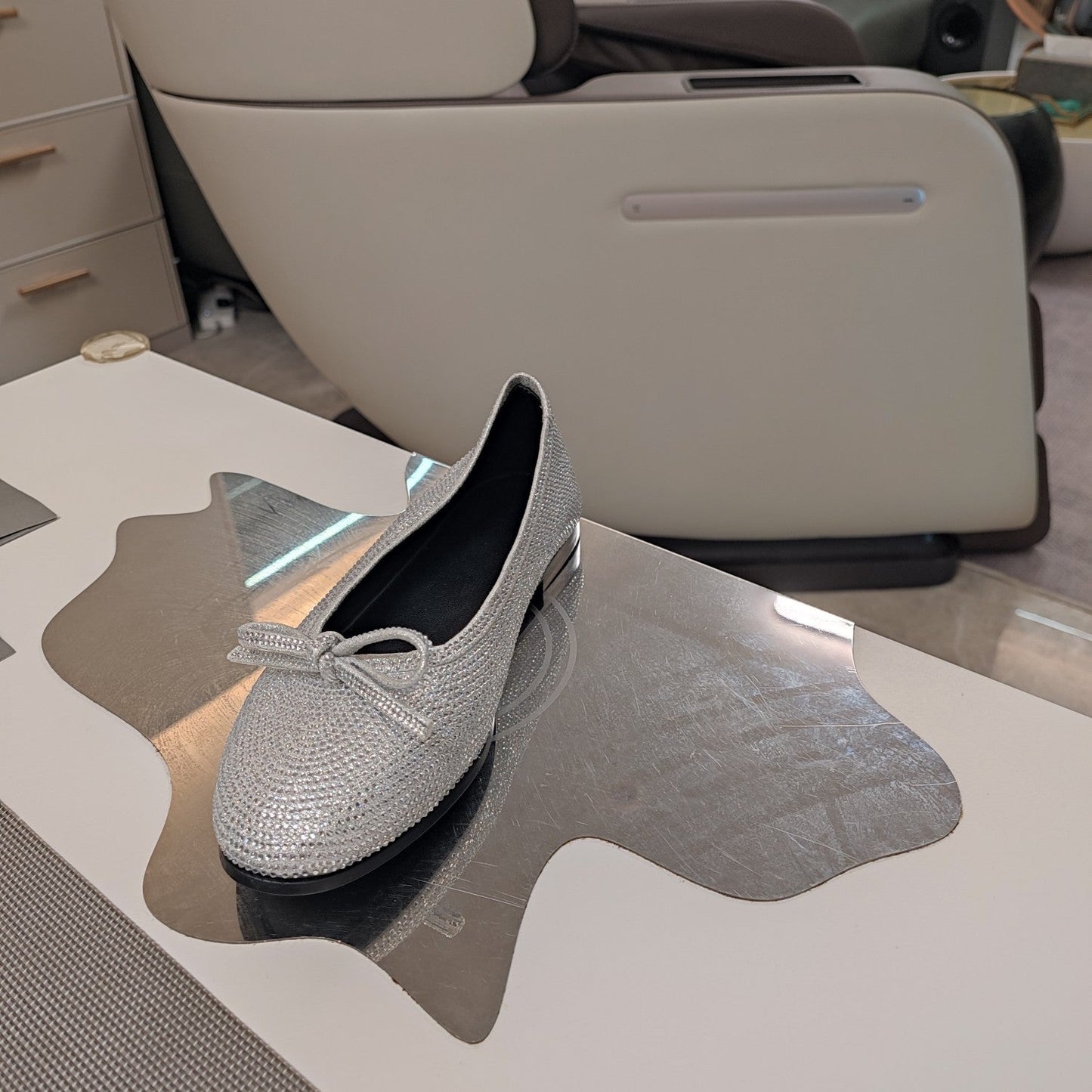 RHINESTONE BALLET FLATS WITH BOW IN METALLIC SILVER SHEEPSKIN