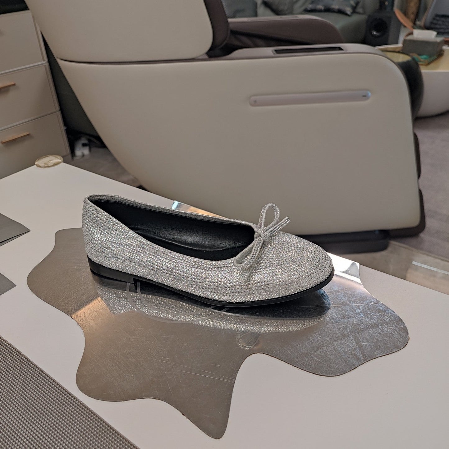 RHINESTONE BALLET FLATS WITH BOW IN METALLIC SILVER SHEEPSKIN