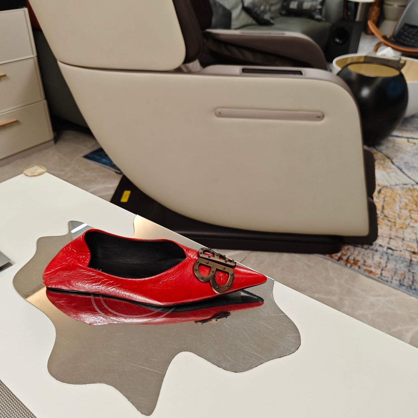 POINTED BALLET FLATS IN RED SHINY CRACKED SHEEPSKIN