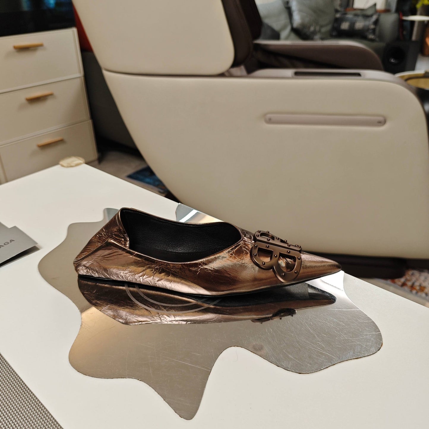 POINTED BALLET FLATS IN CHOCOLATE SHINY CRACKED SHEEPSKIN