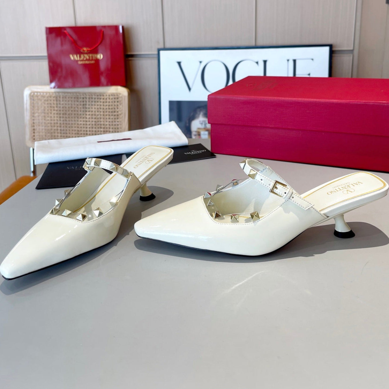 ROCKSTUD CAGED MULES 5 CM IN WHITE CALFSKIN