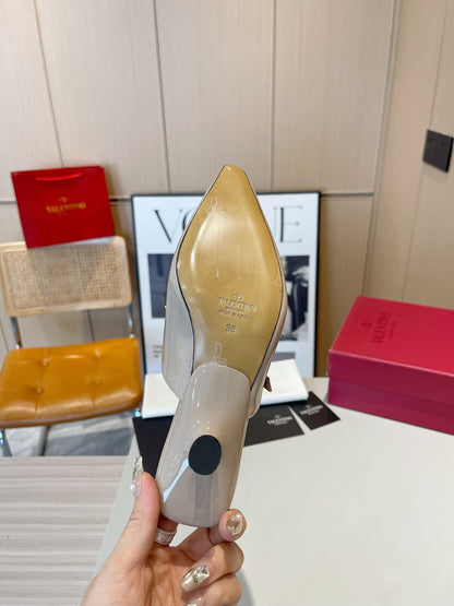 ROCKSTUD CAGED MULES 5 CM IN BISQUE BEIGE CALFSKIN