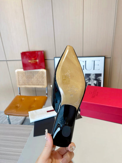 ROCKSTUD CAGED MULES 5 CM IN BLACK CALFSKIN