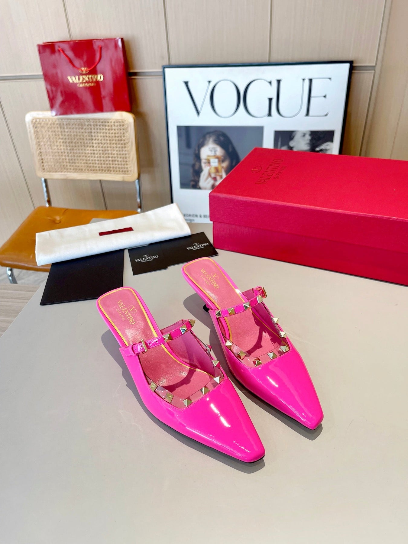 ROCKSTUD CAGED MULES 5 CM IN DEEP PINK CALFSKIN