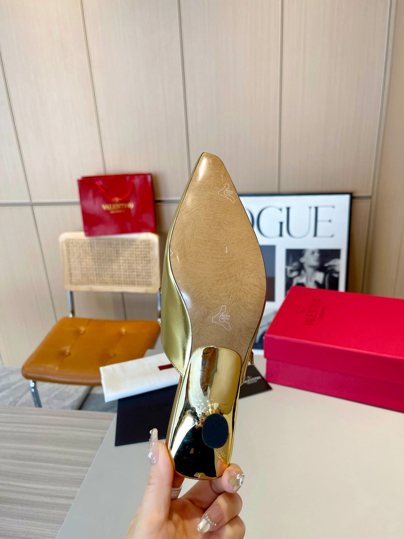 ROCKSTUD CAGED MULES 5 CM IN GOLD CALFSKIN