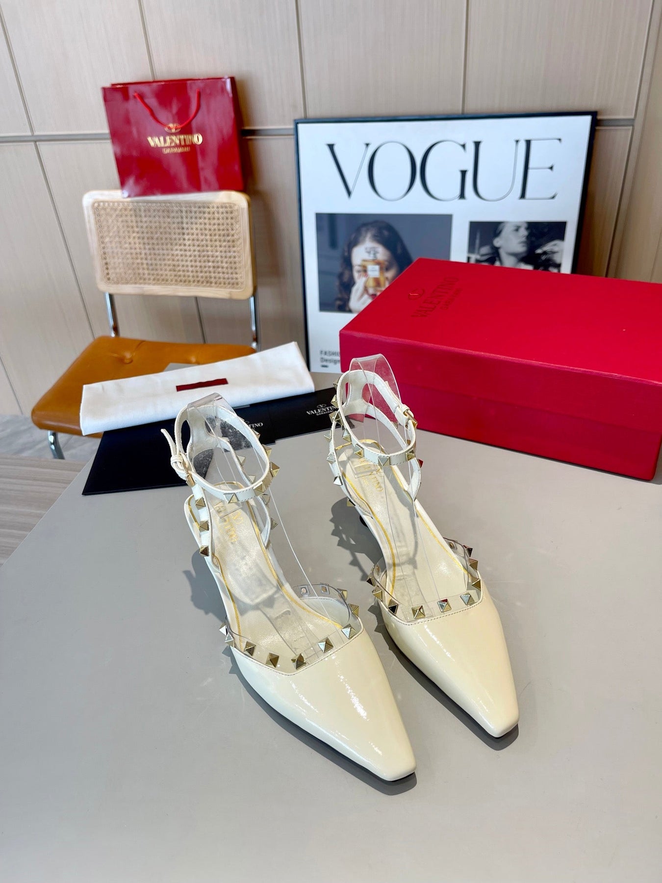 ROCKSTUD CAGED SLINGBACKS 5 CM IN WHITE CALFSKIN