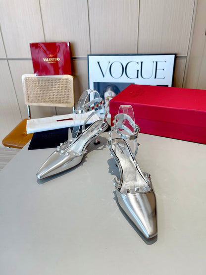 ROCKSTUD CAGED SLINGBACKS 5 CM IN SILVER CALFSKIN